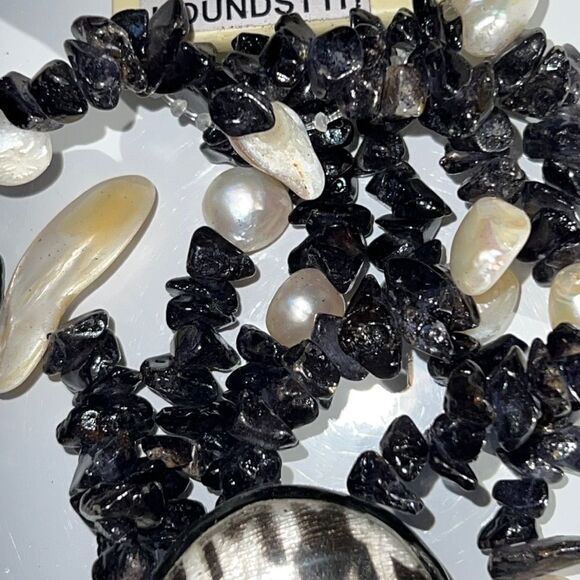 EsMor Triple Strand Chip Bead Bracelet - Lead & Cadmium Free - Picture 8 of 9